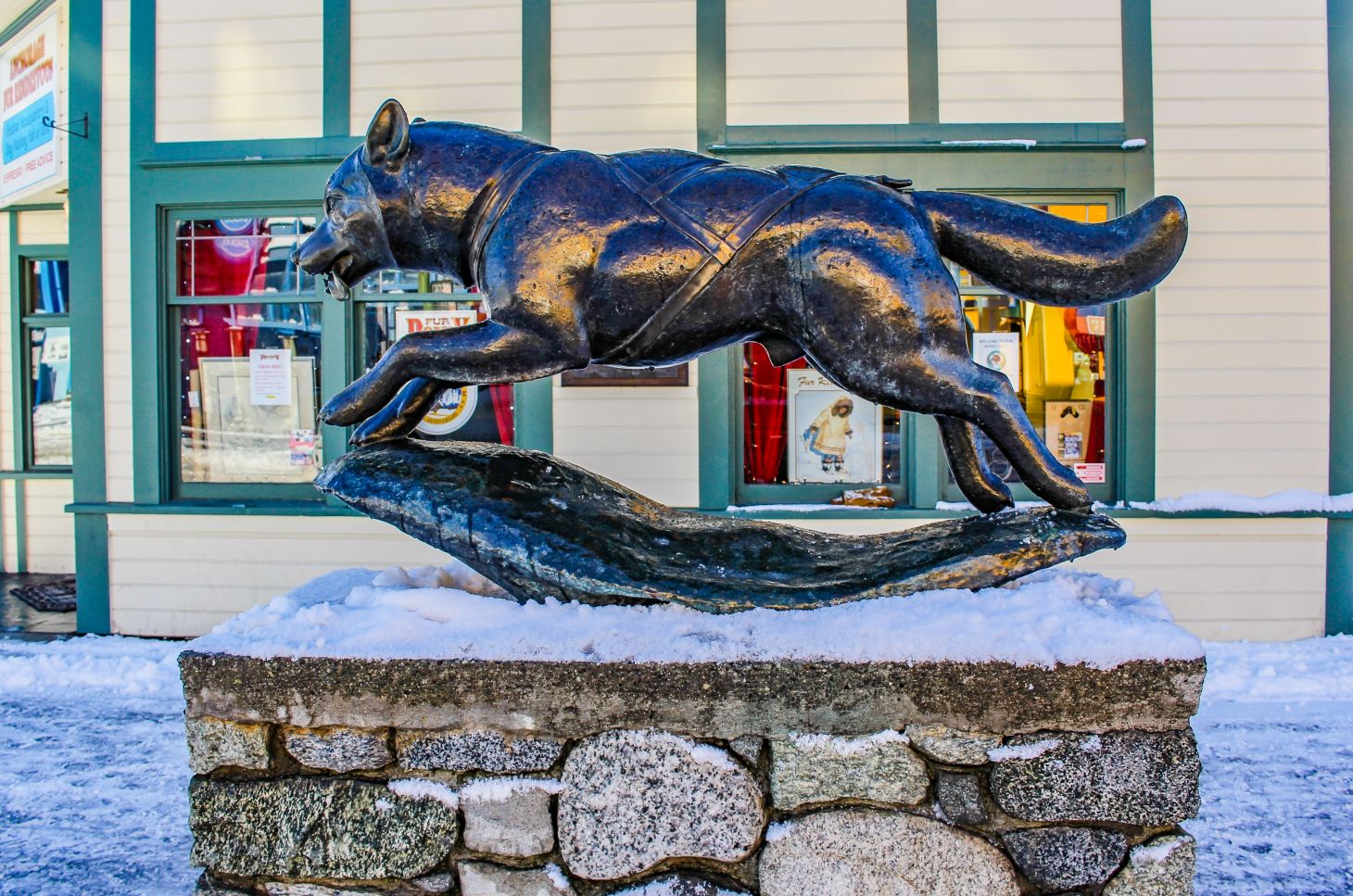 Die Statue des berühmten Huskys Balto in Anchorage