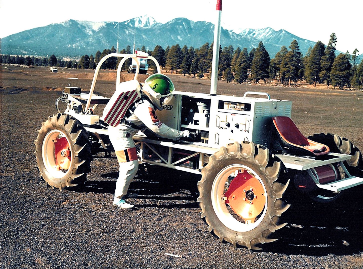 Lunar Rover Simulator am Cinder Lake Crater Field