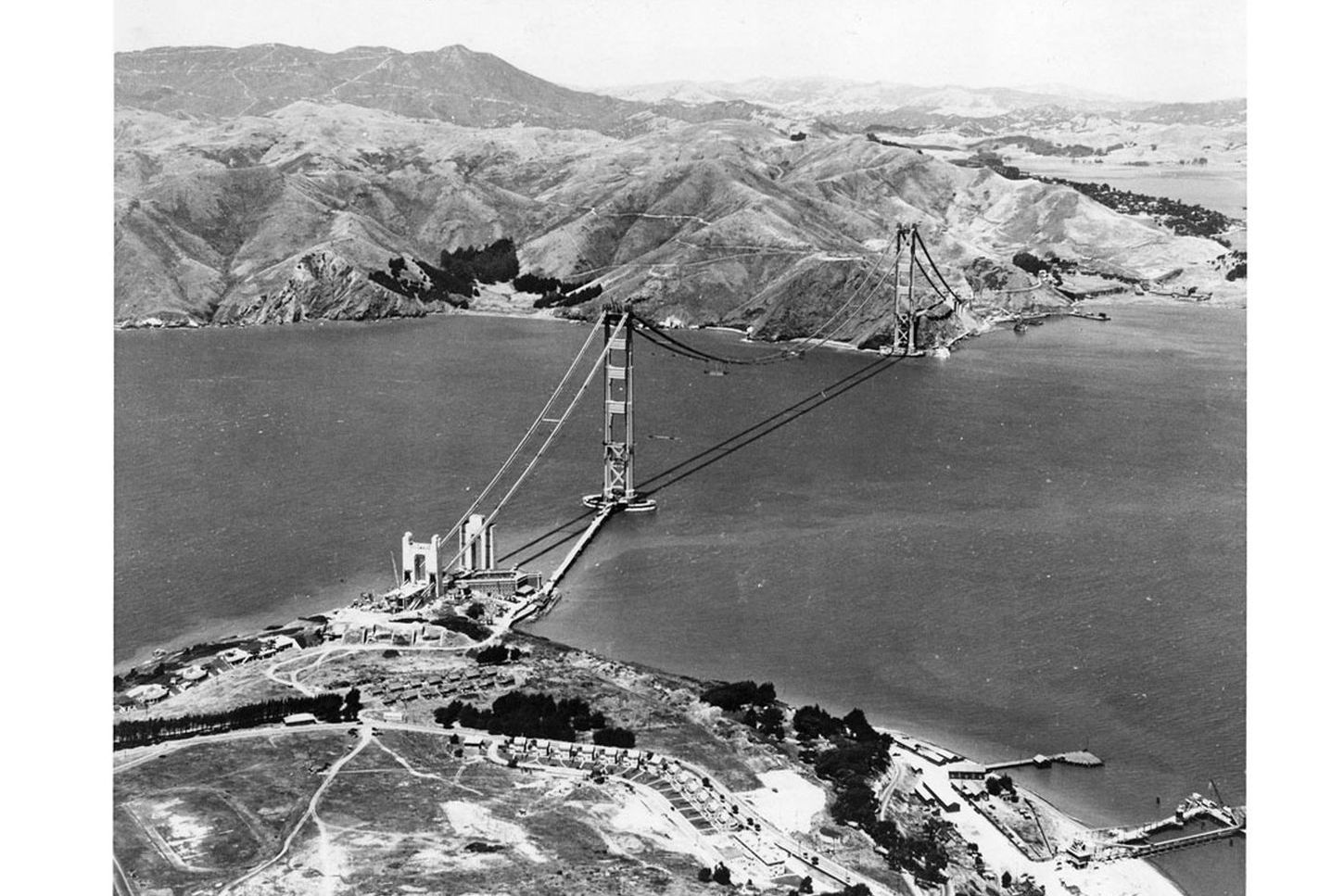 Die Golden Gate Bridge naht ihrer Vollendung