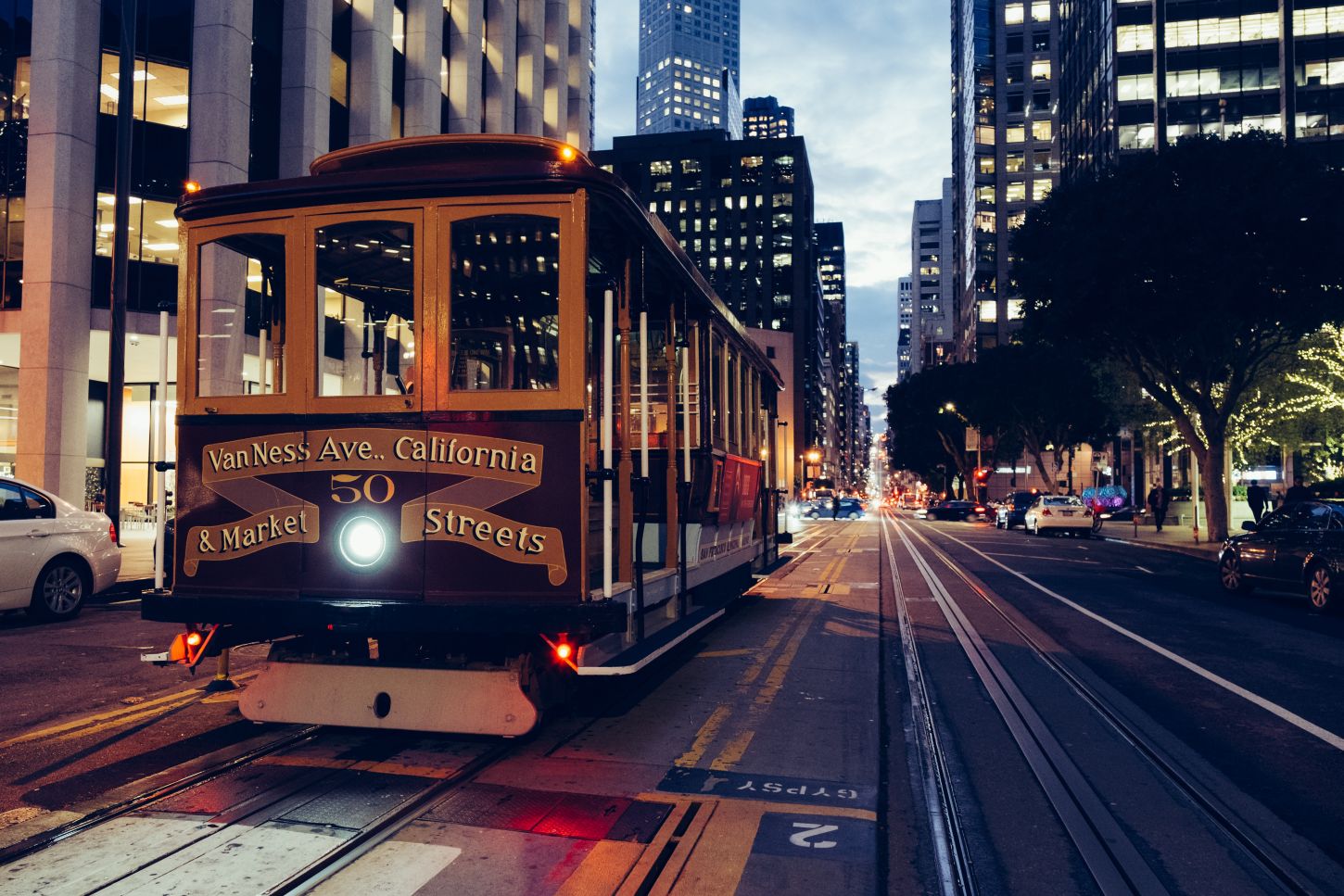 Historie trifft Moderne: die Cable Cars in San Francisco