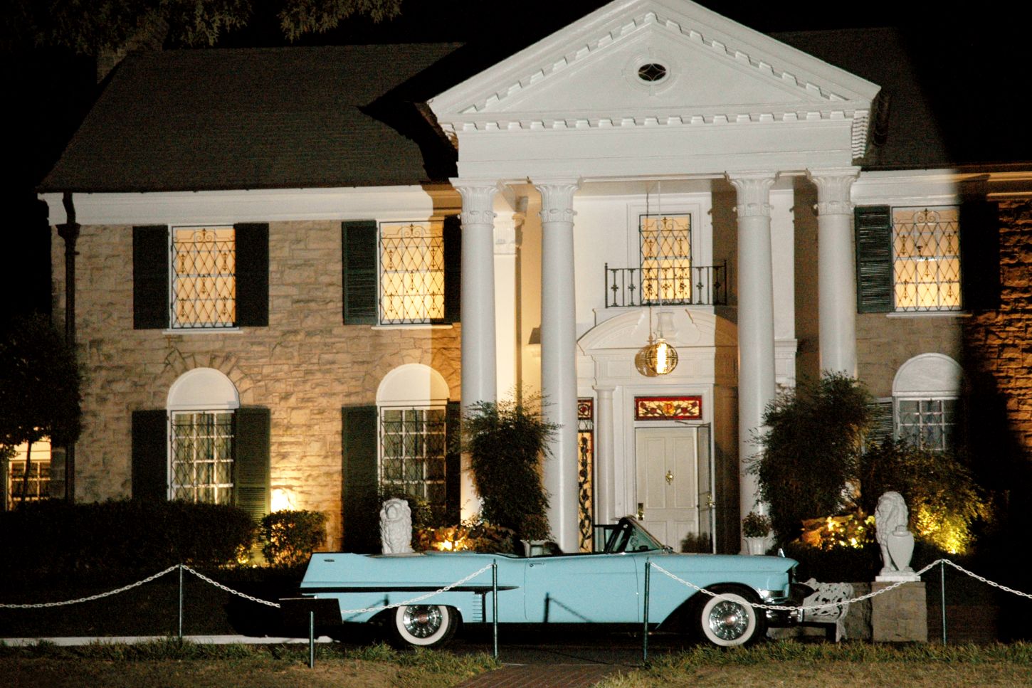 Die Graceland Mansion während der Elvis Week in Memphis