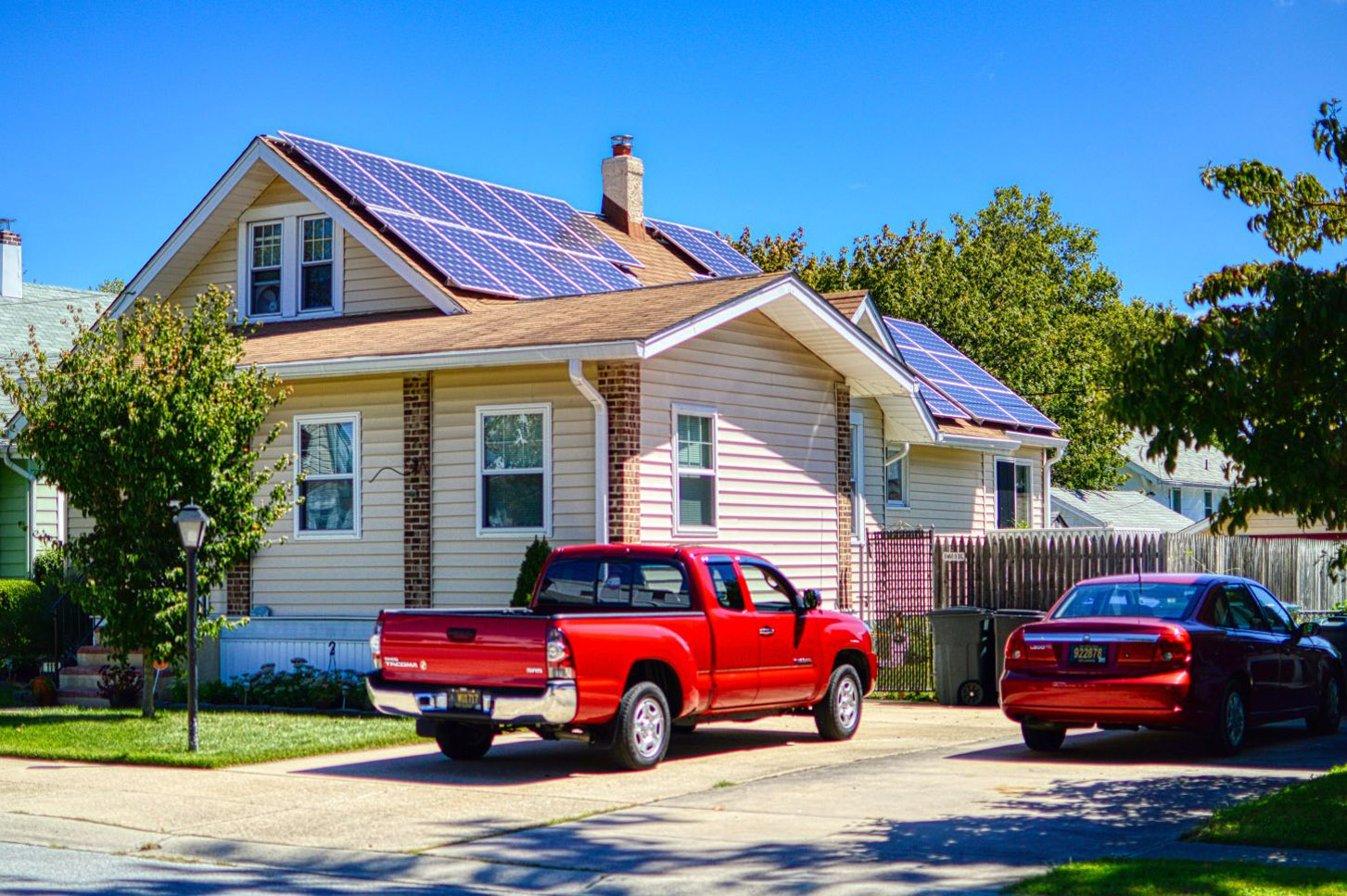 Auch in den USA sieht man immer häufiger Solarmodule auf dem Dach