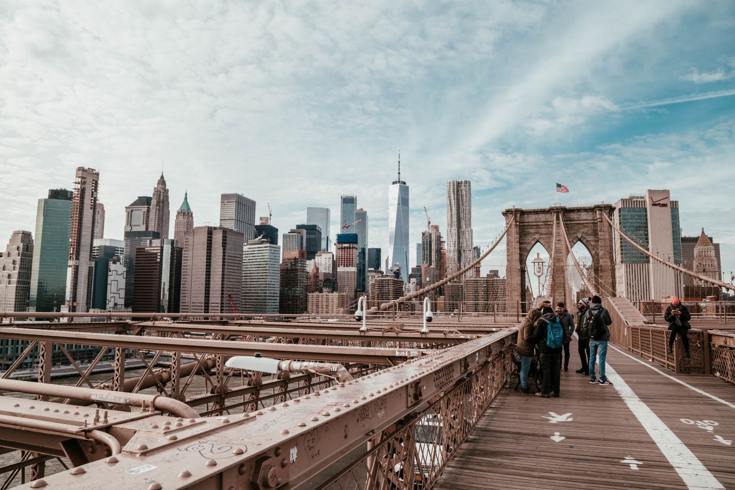 Brooklyn Bridge: schöner Spaziergang und eine tolle Aussicht auf New York