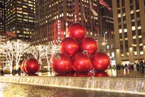 Nicht nur die Weihnachtsstimmung ist gigantisch: Weihnachtsdekoration in New York